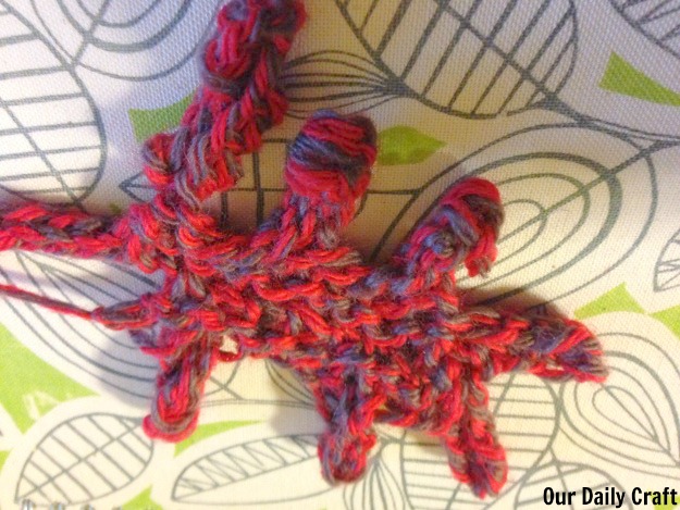 Knit Oak Leaf in Fall Colors {Iron Craft Challenge}