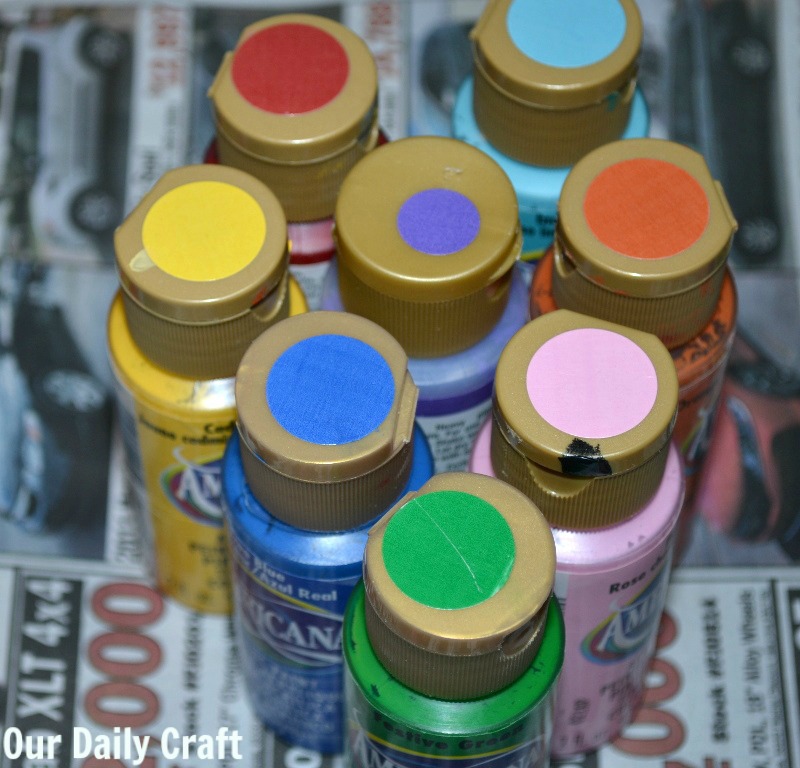 Make quick and easy DIY painted mason jars for end of the year gifts or whenever!