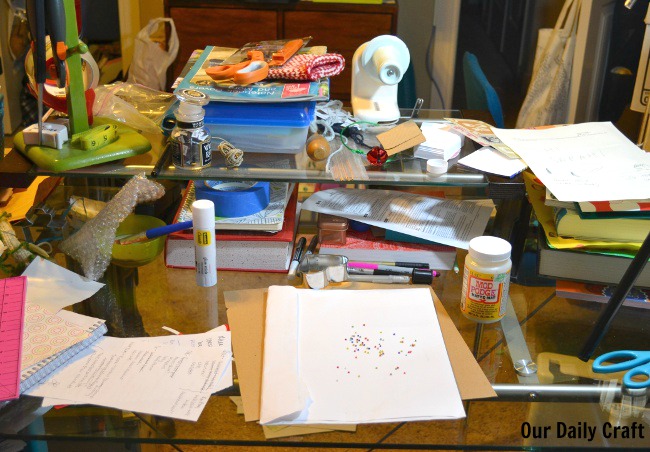 messy desk creativity