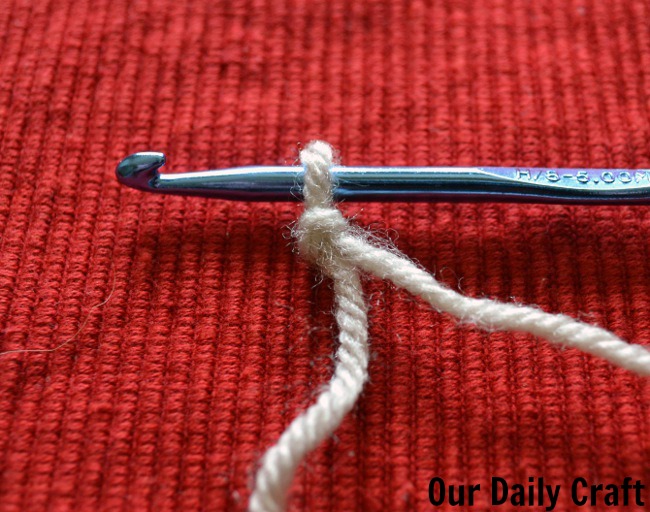 slip knot on crochet hook