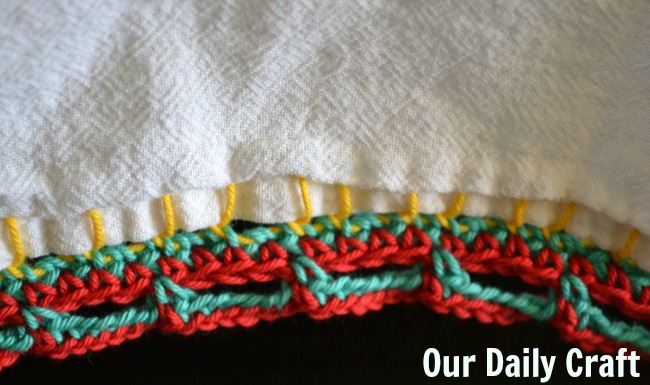 finished crochet edge on tea towel
