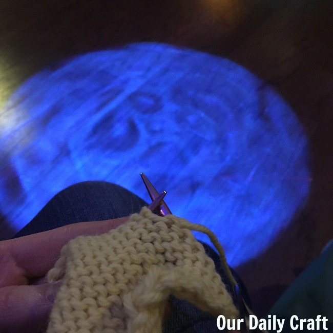 knitting in public