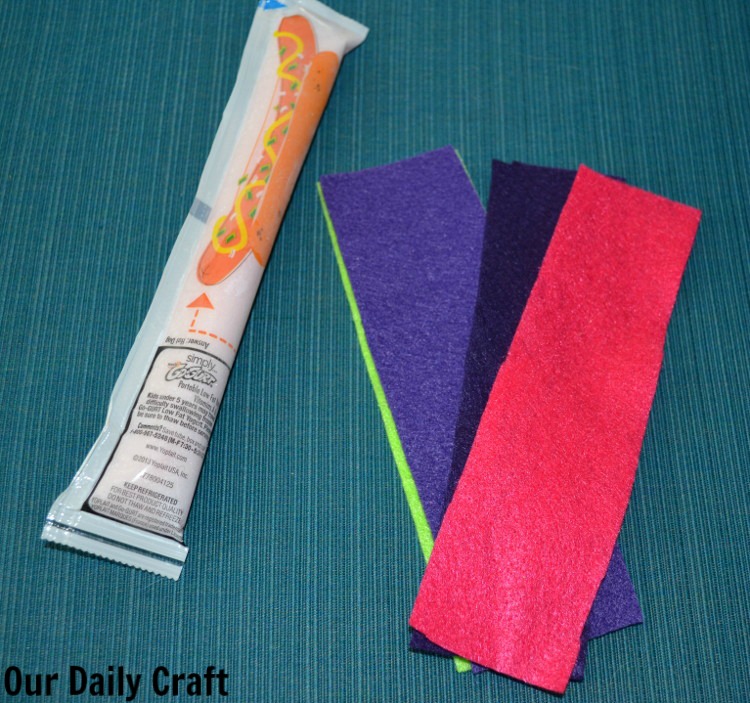 This DIY felt popsicle holder is super simple to make and a summer hack you'll want to have handy for your kids.