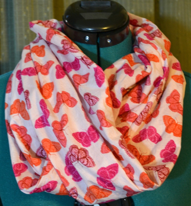 Sew an infinity scarf for yourself, your friends, your kids and #givewarmth.