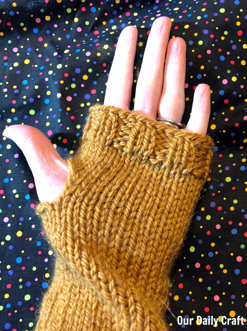 easy fingerless gloves knitting pattern