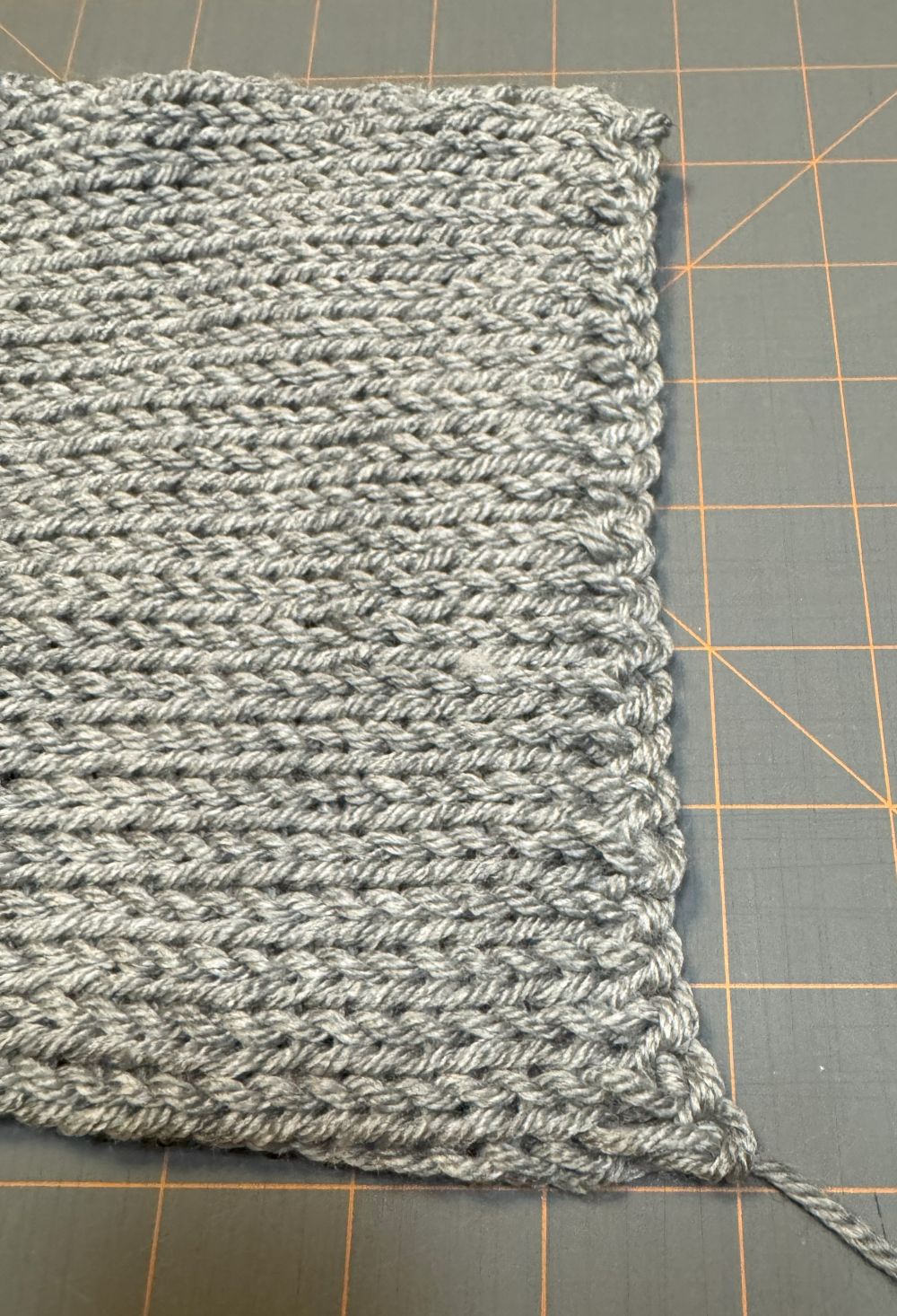 5 Ways to Finish the Ends of a Knitting Machine Scarf - Our Daily Craft