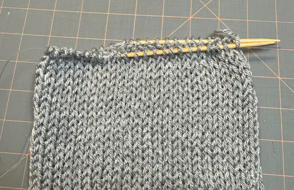 5 Ways to Finish the Ends of a Knitting Machine Scarf - Our Daily Craft